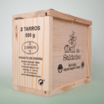 Caja de madera ( Pack ) de 2 tarros de miel a 500 g cada uno. Mel do Saldoiro.